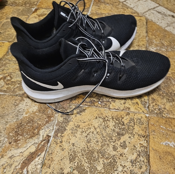 Nike shoe - Picture 1 of 1
